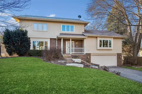 4900 Dakota Dr, West Des Moines, IA 50265