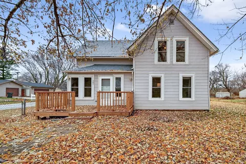 301 Sycamore St, Cambridge, IA 50046