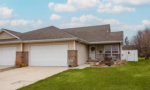 107 Centennial Dr, Huxley, IA 50124