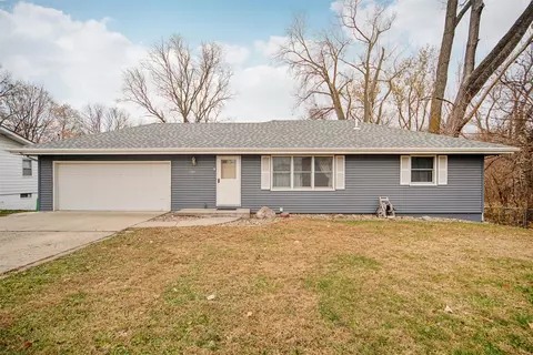 1830 Center St, West Des Moines, IA 50265