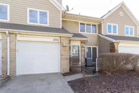 811 Burr Oaks Dr #202, West Des Moines, IA 50266