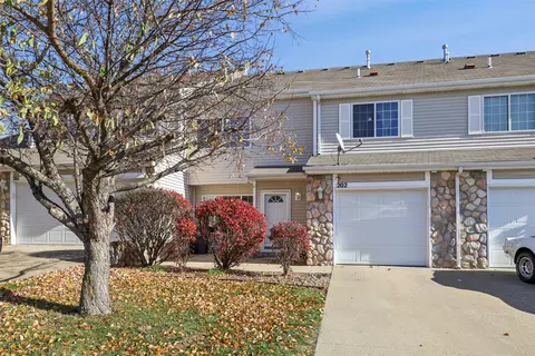 3799 Village Run Dr #202, Des Moines, IA 50317