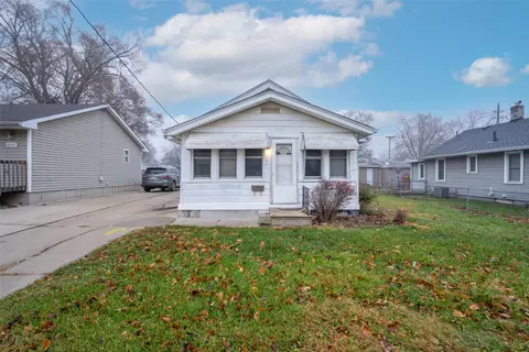 1603 Searle St, Des Moines, IA 50317