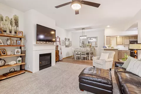 5466 Longview Ct #2, Johnston, IA 50131