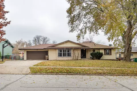 7008 Franklin Ave, Windsor Heights, IA 50324