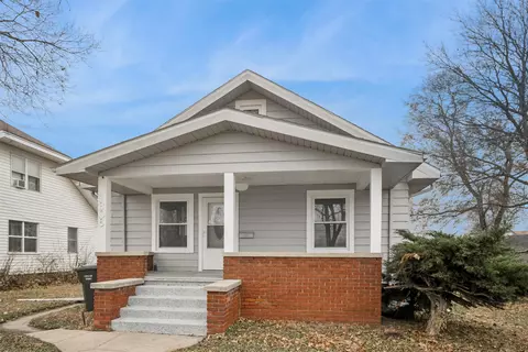 1306 Evelyn St, Perry, IA 50220