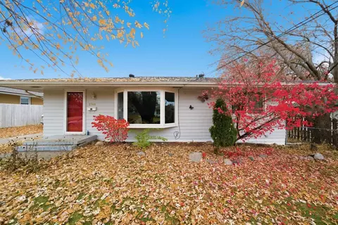 2746 E Tiffin Ave, Des Moines, IA 50317