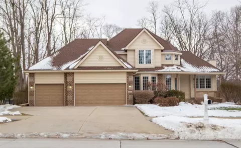 5025 Copper Creek Dr, Pleasant Hill, IA 50327