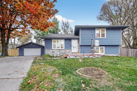 2218 E Caulder Ct, Des Moines, IA 50320