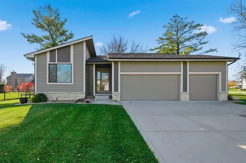 100 NE 14th Ct, Grimes, IA 50111