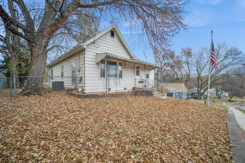 733 Bell Ave, Des Moines, IA 50315