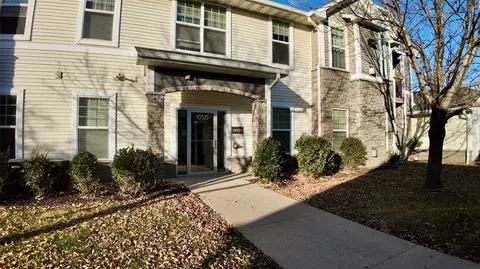10325 Providence Dr #104, Johnston, IA 50131