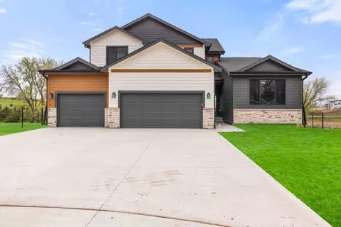 366 Napoli Ave, West Des Moines, IA 50266