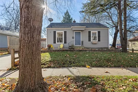 2907 Des Moines St, Des Moines, IA 50317