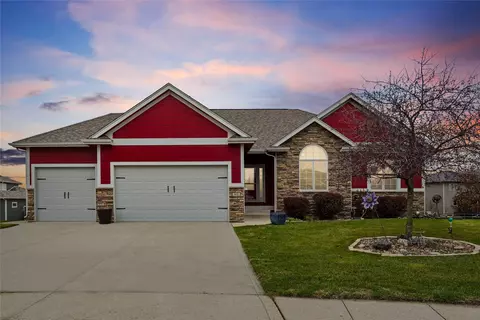 905 NW 3rd Ct, Grimes, IA 50111
