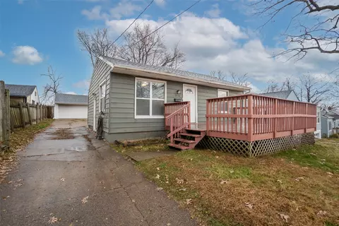 2413 Adams Ave, Des Moines, IA 50310