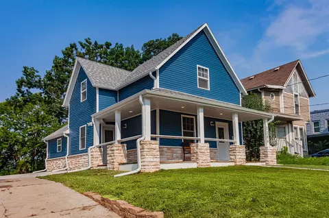 3204 8th St, Des Moines, IA 50313