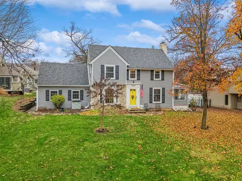 3209 Saint Johns Rd, Des Moines, IA 50312