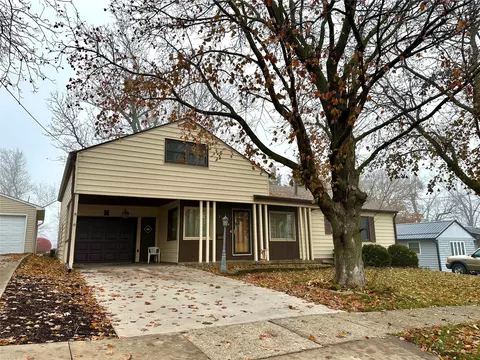 1204 Prairie St, Grinnell, IA 50112
