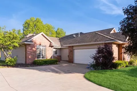 1948 NW 126th St, Clive, IA 50325