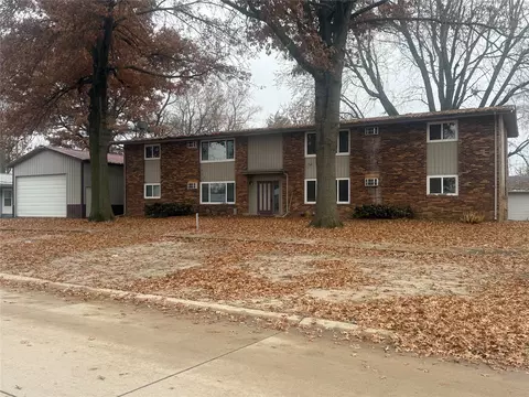 107 N Park Ave, New Sharon, IA 50207