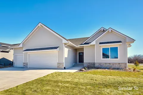 7015 Lincoln Cir, Johnston, IA 50131
