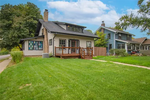 702 45th Pl, Des Moines, IA 50312