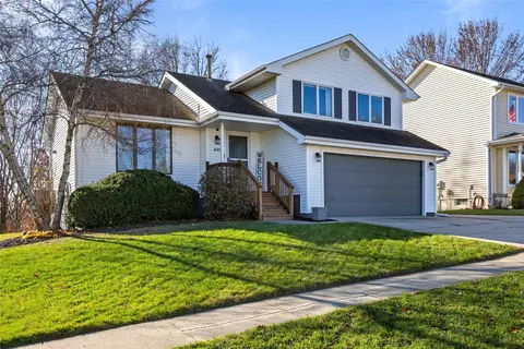 430 Highland Dr, Carlisle, IA 50047