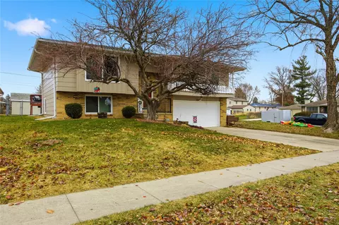 814 SE Uehlamar Dr, Ankeny, IA 50021