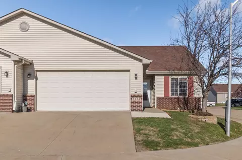 3218 SE Turnberry Dr, Ankeny, IA 50021