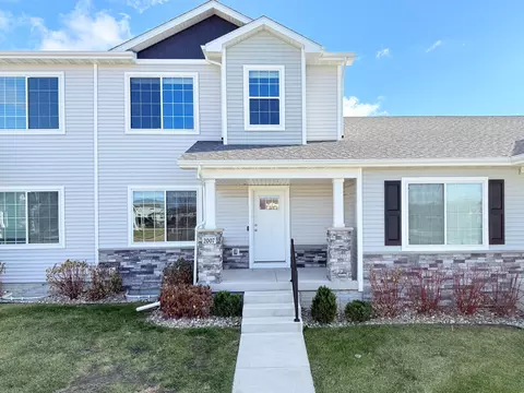 2007 S Warrior Ln, Waukee, IA 50263