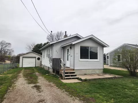 317 E 15th St N, Newton, IA 50208