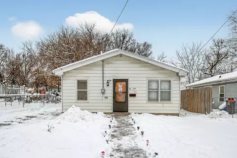 1536 Stewart St, Des Moines, IA 50316