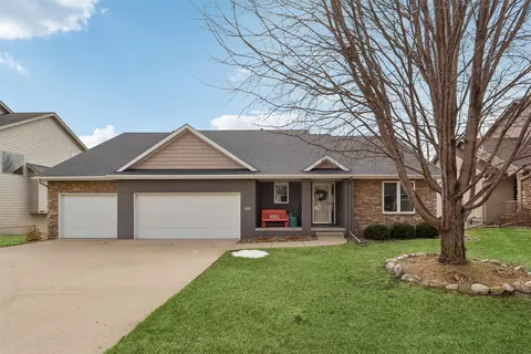 15714 Aurora Ave, Urbandale, IA 50323