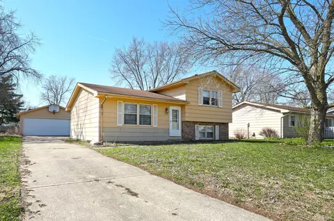 1006 6th St NW, Altoona, IA 50009