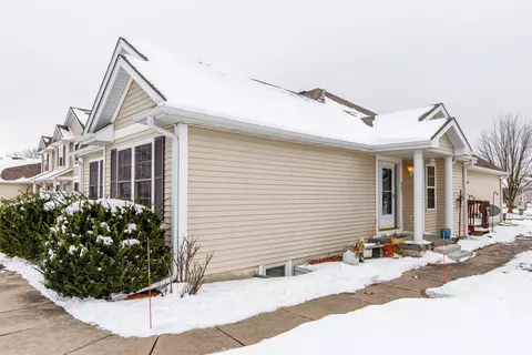 4255 Eisenhower Ln #15, Ames, IA 50010