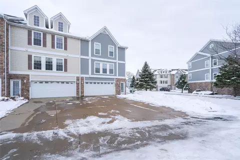 8302 Westown Pkwy #10008, West Des Moines, IA 50266
