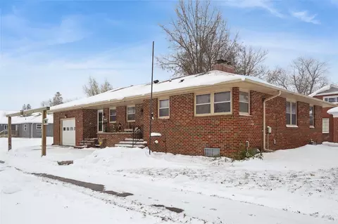 107 N 9th St, Montezuma, IA 50171