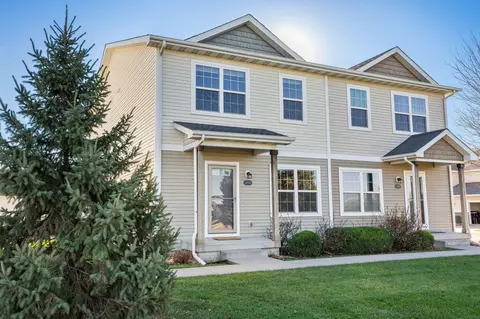 5895 Marble Cir, Johnston, IA 50131