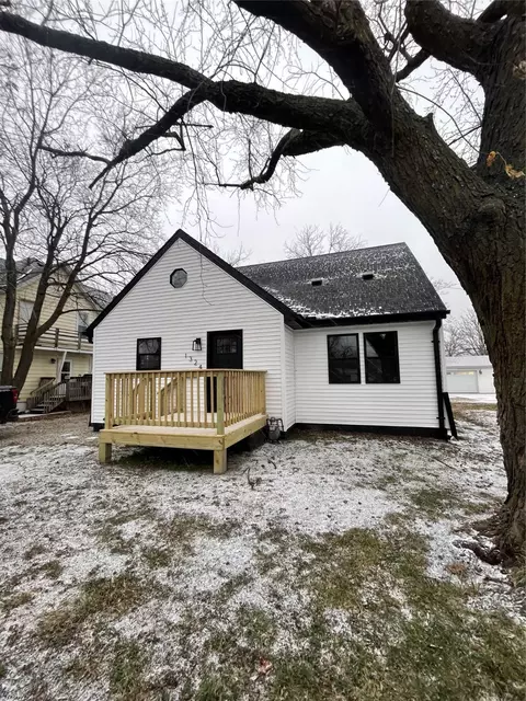 1324 Army Post Rd, Des Moines, IA 50315
