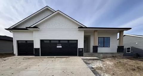 815 E Bridge Rd, Polk City, IA 50226