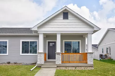 9740 Regatta Ln, Johnston, IA 50131