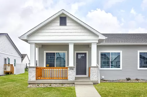 9748 Regatta Ln, Johnston, IA 50131