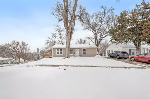 39 Hillside Ave, Des Moines, IA 50315