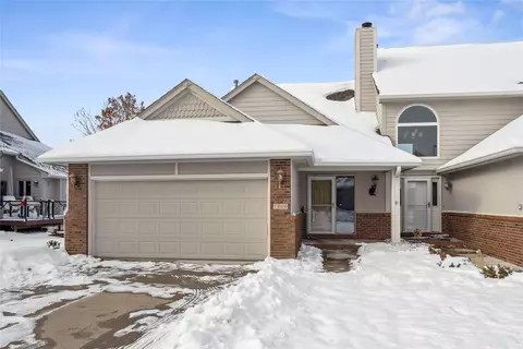 1500 Dover Bay Dr, Clive, IA 50325