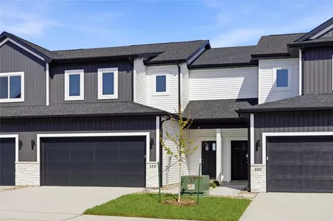 111 NE Doe Pointe Ln, Ankeny, IA 50021