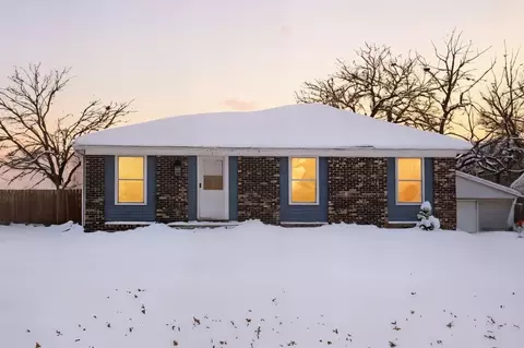 1411 Skylane Dr, Norwalk, IA 50211