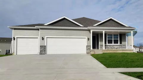 3227 Heartland Ct SE, Altoona, IA 50009