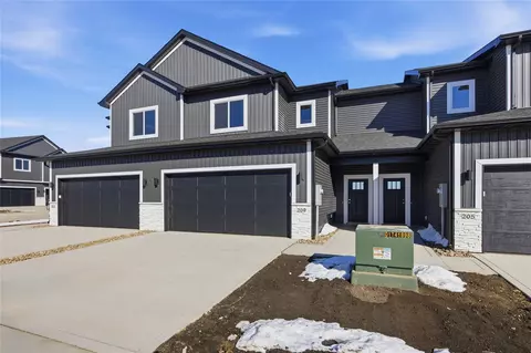 209 NE Doe Pointe Ln, Ankeny, IA 50021