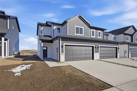 115 NE Doe Pointe Ln, Ankeny, IA 50021